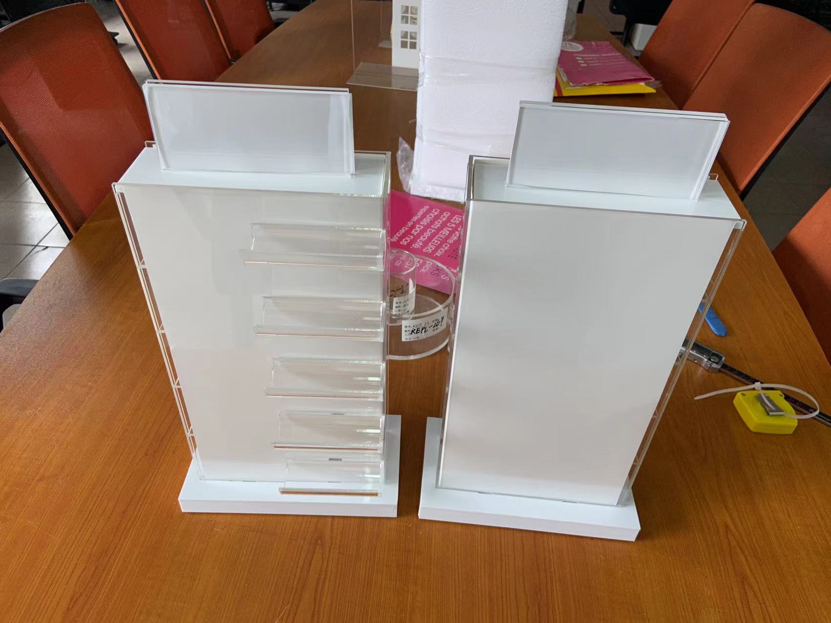Acrylic retail display