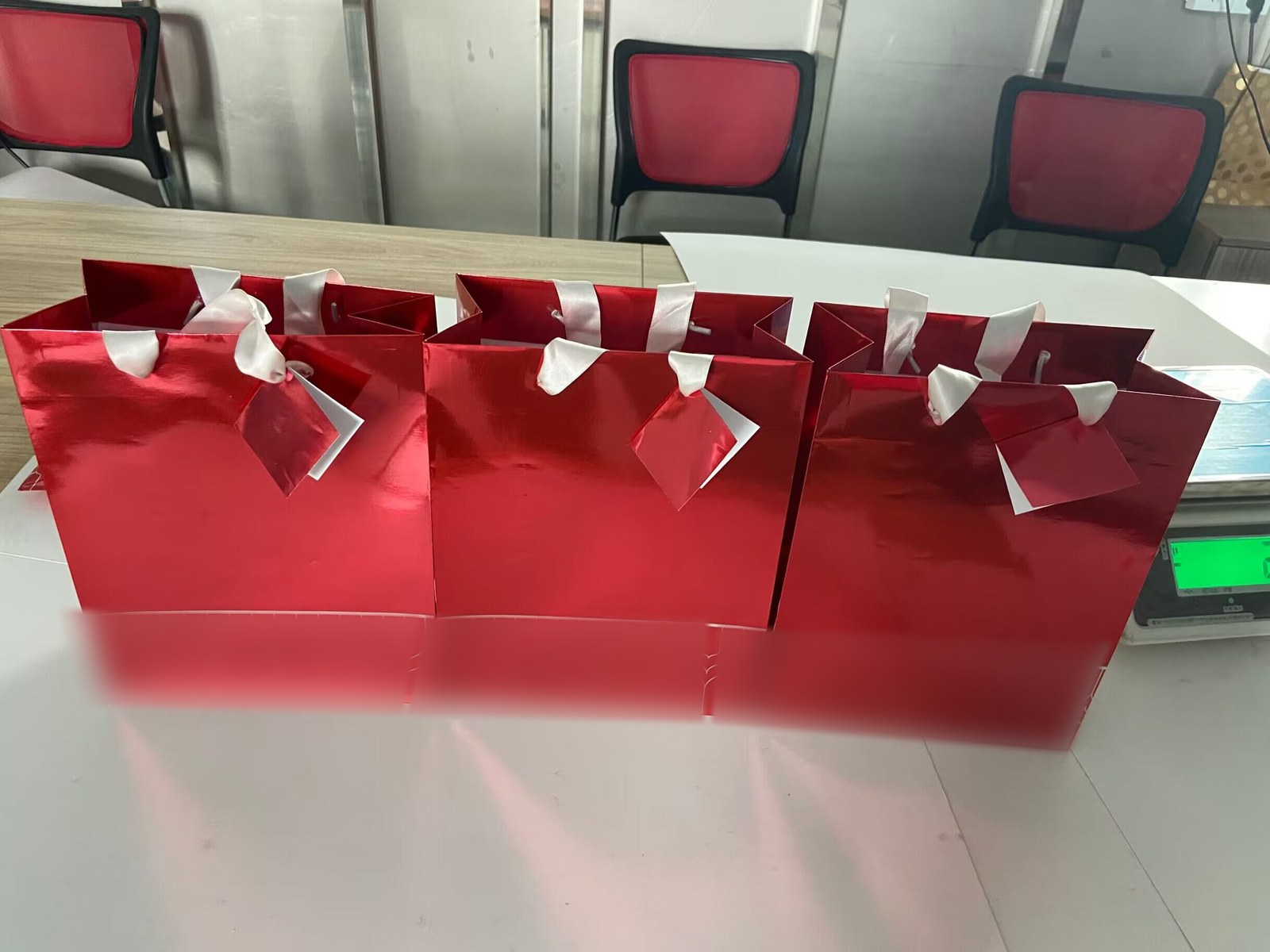 Custom printed paper bags and retail packaging